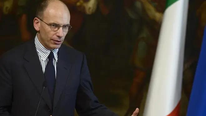 Il presidente del Consiglio, Enrico Letta durante la conferenza stampa con il presidente dell'Ocse, Jose' Angel Gurria, a palazzo Chigi Roma, 2 maggio 2013. The Prime Minister, Enrico Letta during the press conference with the President of the Oecd, Jose 'Angel Gurria, at Palazzo Chigi Rome, May 2, 2013. At the end of the meeting there will be a press conference. ANSA/ GUIDO MONTANI