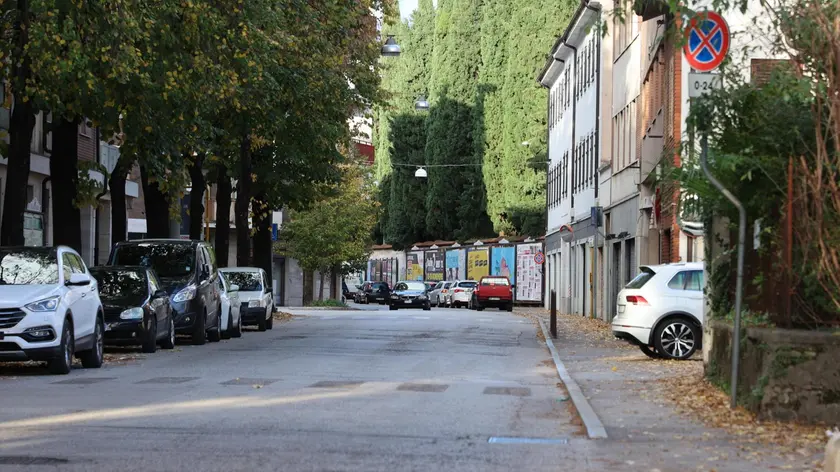 Il tratto di via Duca d’Aosta che sarà interessato alla riasfaltatura. (Bumbaca)