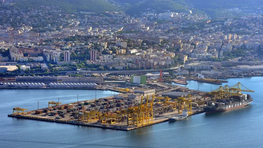 Una veduta del molo Settimo nel porto di Trieste