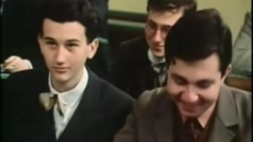 Alessandro Marinuzzi (a sinistra) in una scena del film “Un anno di scuola” di Franco Giraldi tratto dal racconto di Giani Stuparich (1977). Il regista, allora sedicenne, racconta la sua esperienza sul se