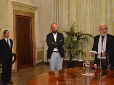 Orsoni durante la conferenza stampa di dimissioni