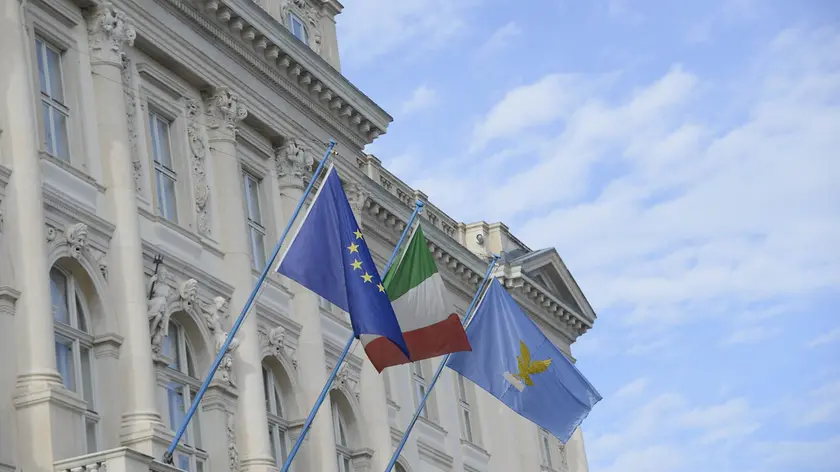 Il palazzo della Regione in piazza Unità