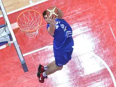 Vincenzo Pipitone schiaccia (Foto Lnp)