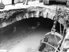 Il torrente Chiave, sotto via Carducci, in una foto di Giulio Benussi del 1977