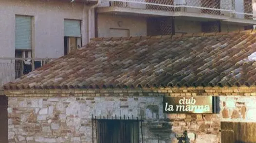 L’edificio accanto alla diga che ospitava la discoteca La Manna