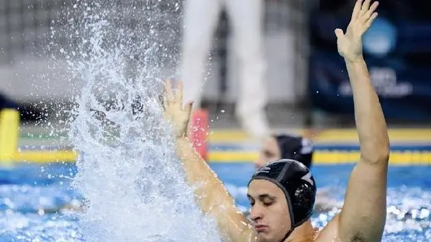 Il giovane Danjel Podgornik (Pallanuoto Trieste) in azione nella piscina del Primorac Koto