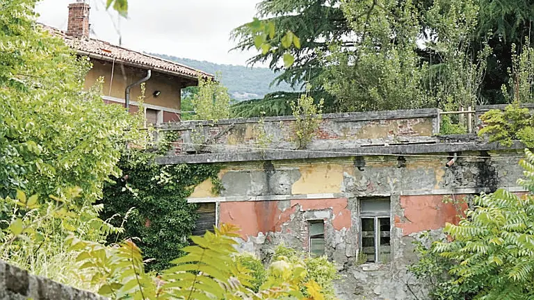 L'edificio ex Forestale al civico 1 di via Ponte del Torrione.Foto Marega