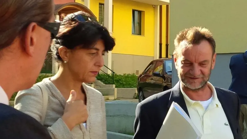 Mariagrazia Santoro (Assessore regionale Infrastrutture e Lavori pubblici) con Claudio Serafini e Antonio Ius (Presidente e direttore ATER) in sopralluogo ad edifici dell'ATER-Azienda Territoriale per l'Edilizia Residenziale. (Trieste 20/09/13)