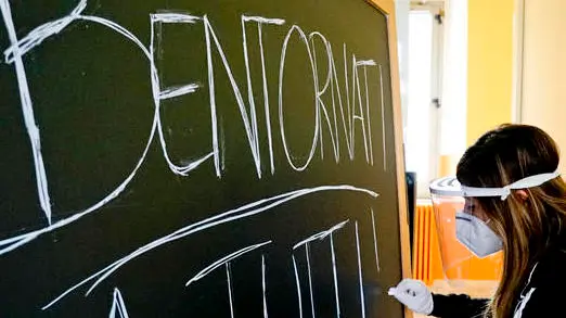 A moment of the reopening of elementary school 'Vanvitelli' in the ditrict of 'Vomero' during coronavirus covid19 emergency, Naples, 25 November 2020. ANSA/CIRO FUSCO