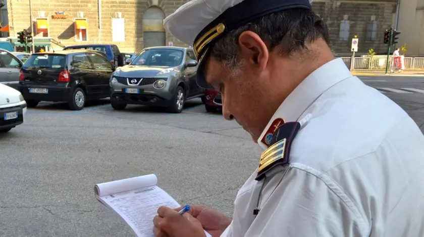 Un agente della polizia locale