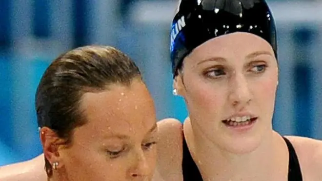 Federica Pellegrini of Italy (left) with Missy Franklin of US after the final of the Women's 200m Freestyle event during the Swimming competition held at the Aquatics Center during the London 2012 Olympic Games in London, England, 31 July 2012. ANSA/ETTORE FERRARI