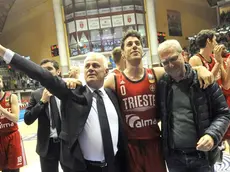 Foto BRUNI 31.03.2019 Campionato Basket serie A:Alma Trieste-Vanoli CR--Dalmasson,Coronica e Mauro piangente per l'applausodella curva