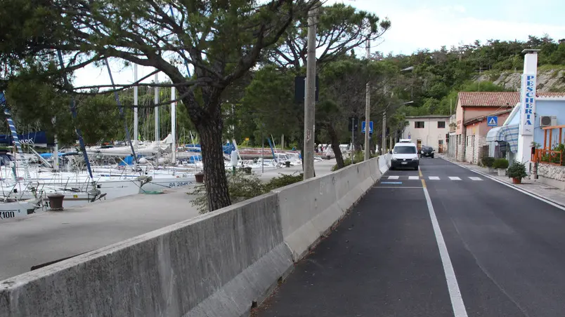 Lasorte Trieste 14/05/14 - Villaggio del Pescatore, Barriera in Cemento Jersey