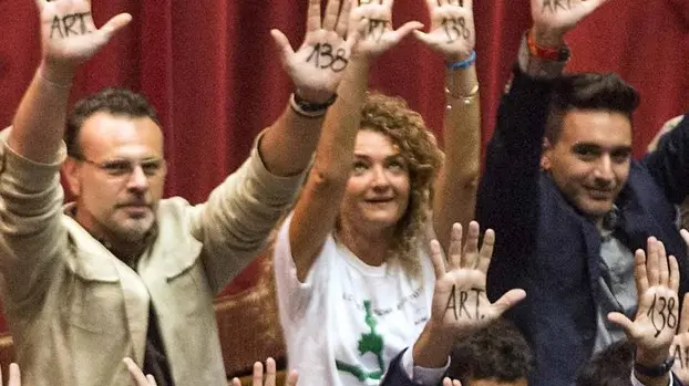 Foto Roberto Monaldo / LaPresse.10-09-2013 Roma.Politica.Camera dei Deputati - ddl costituzionale.Nella foto Protesta M5S durante la votazione finale..Photo Roberto Monaldo / LaPresse.10-09-2013 Rome (Italy).Chamber of Deputies - Constitutional Reform .In the photo Protest by M5S movement