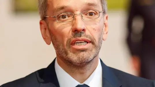 epa07018956 Austrian Interior Minister Herbert Kickl speaks to the media before an EU conference on security and migration at the Austria Center Vienna (ACV) in Vienna, Austria, 14 September 2018. Austria hosts a two-day EU conference on security and migration in Vienna, 13 and 14 September. Austria took over its third Presidency of the European Council from July 2018 until December 2018. EPA/FLORIAN WIESER