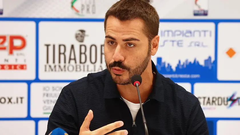 Il presidente Simone Giacomini durante la conferenza stampa di venerdì allo stadio Rocco Foto Lasorte