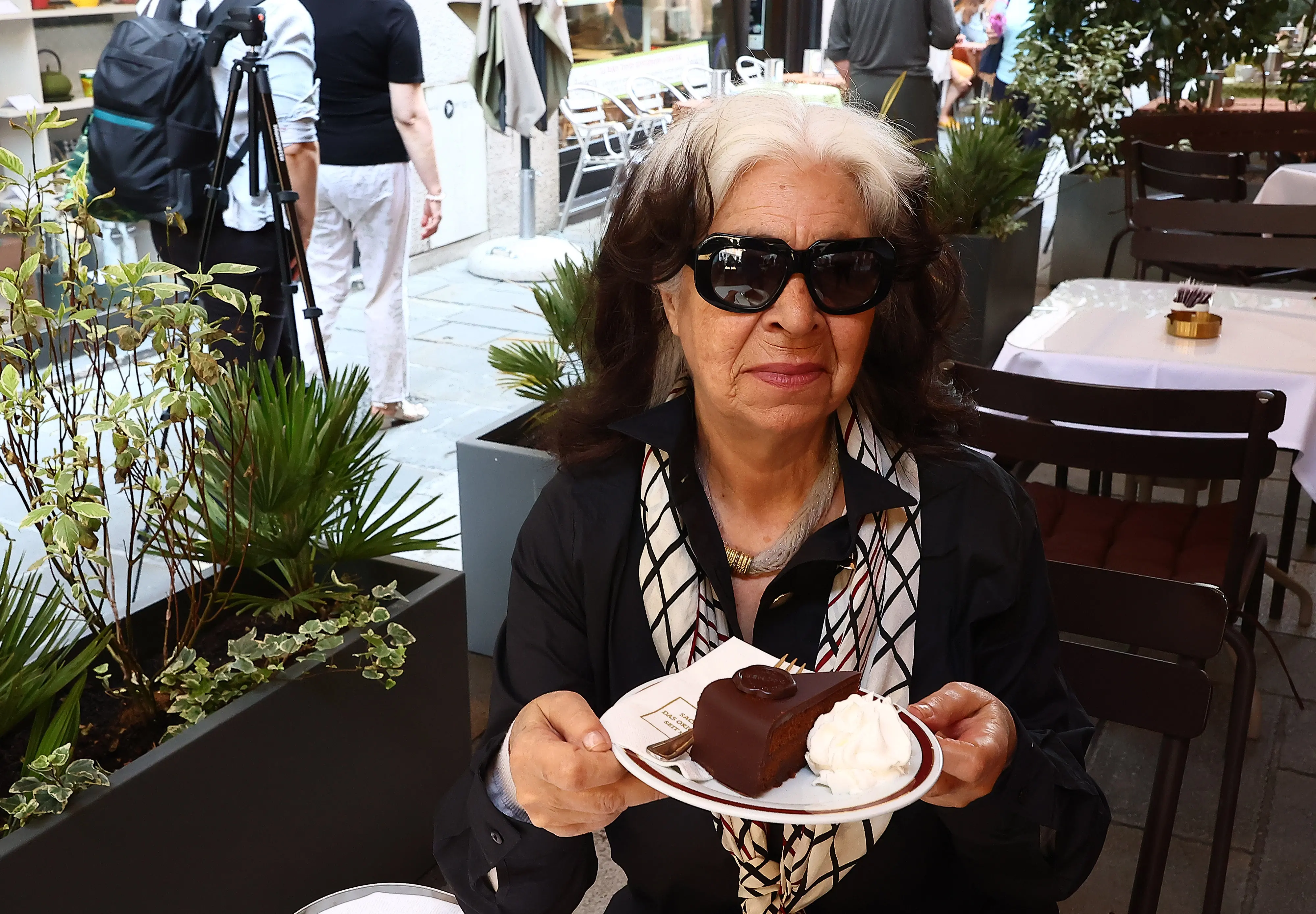 Lasorte Trieste 01/06/23 - Via Dante, Apertura caffè Sacher