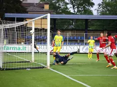 Il gol del 2-1 a Crema firmato da Adorante-Foto Lasorte