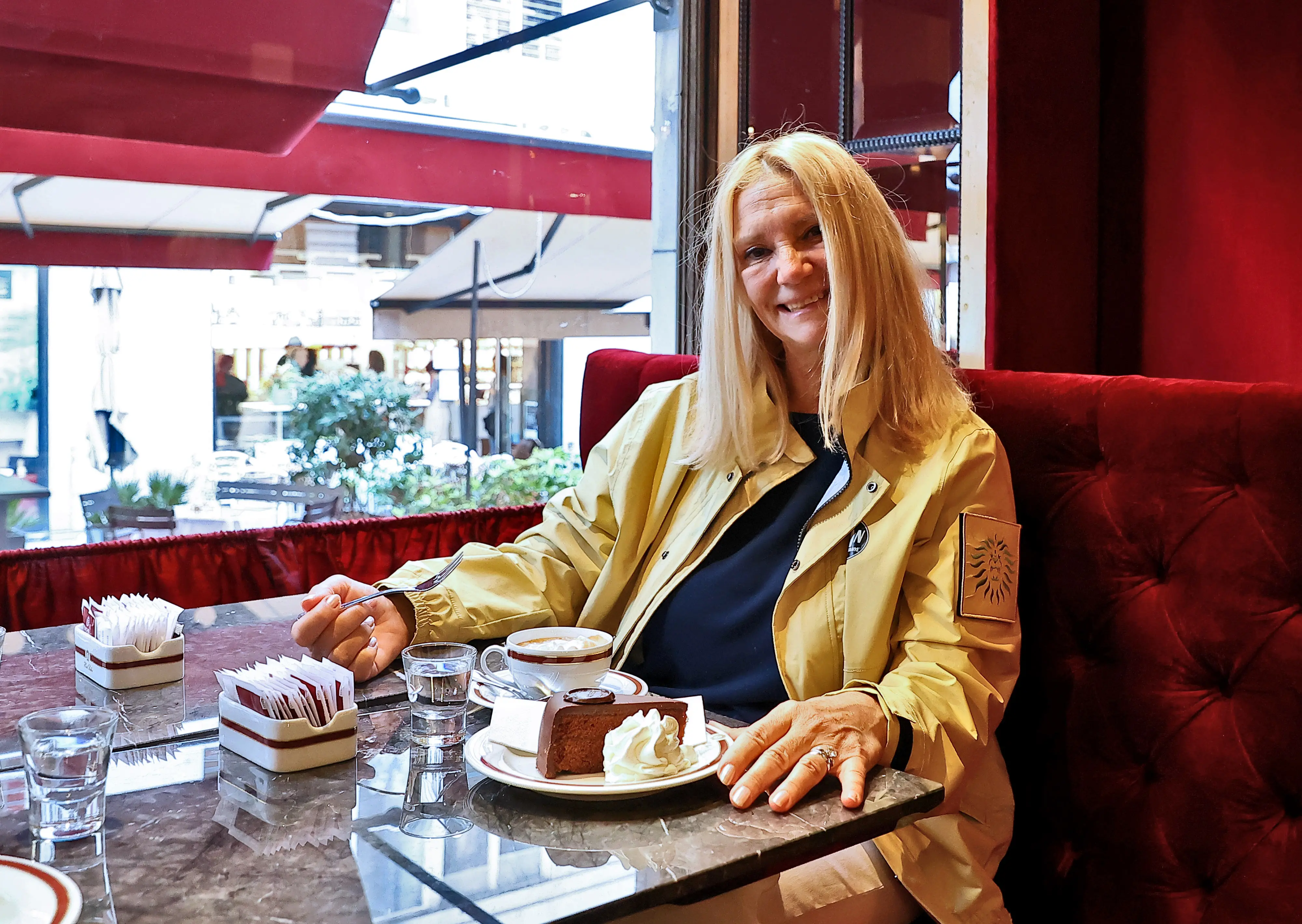 Lasorte Trieste 01/06/23 - Via Dante, Apertura caffè Sacher