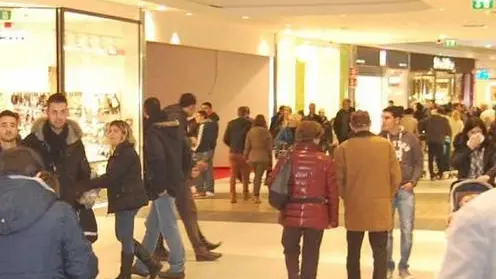 Bumbaca Gorizia 08.12.2013 Tiare shopping domenicale - Fotografia di Pierluigi Bumbaca