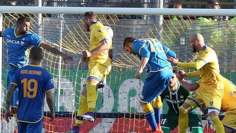 Frosinone's Leonardo Blanchard scores the 2-0 goal during the Serie A soccer match between Frosinone Calcio and Udinese Calcio at the Matusa stadium in Frosinone, Italy, 6 march 2016. ANSA/FEDERICO PROIETTI