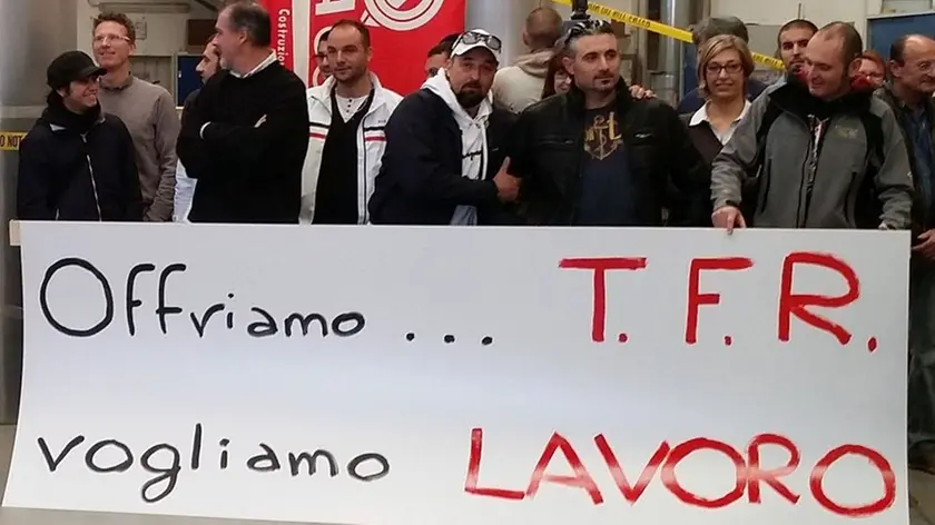 Gli operai della Vitrani avevano messo a disposizione il proprio Tfr