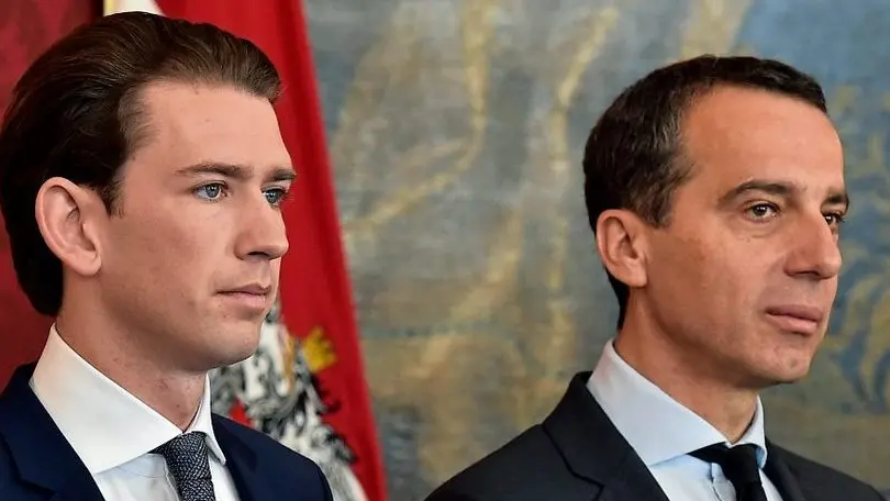 ABD0033_20170517 - WIEN - ÖSTERREICH: (v.l.), Aussenminister und designierter Bundesparteiobmann Sebastian Kurz (ÖVP), Bundeskanzler Christian Kern (SPÖ), am Mittwoch, 17. Mai 2017, anl. der Angelobung in der Präsidentschaftskanzlei in Wien. - FOTO: APA/HANS PUNZ