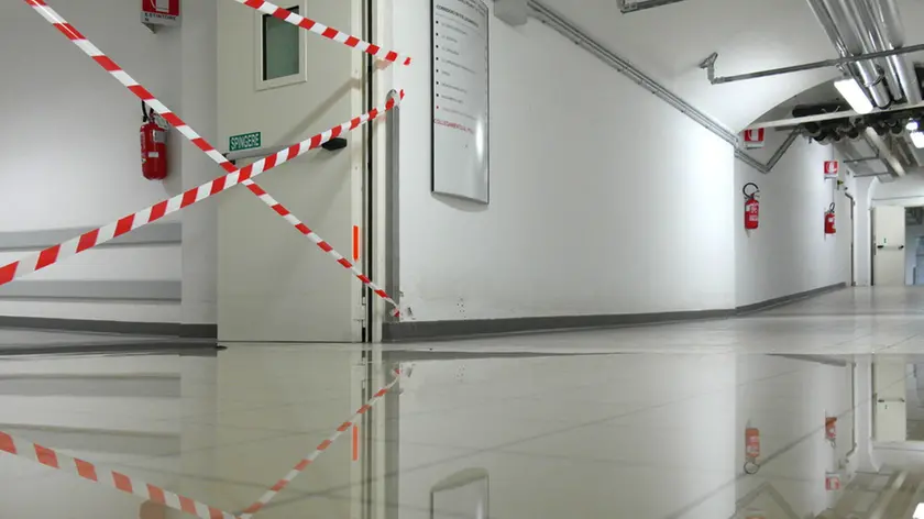 pavimenti allagati all'ospedale Maggiore nell'estate 2015