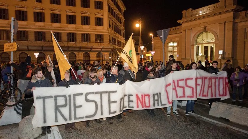 Silvano Trieste 10/12/2012 Cattedra di San Giusto, i manifestanti, i disordini