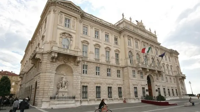 Il palazzo in piazza Unità che ospita la giunta regionale