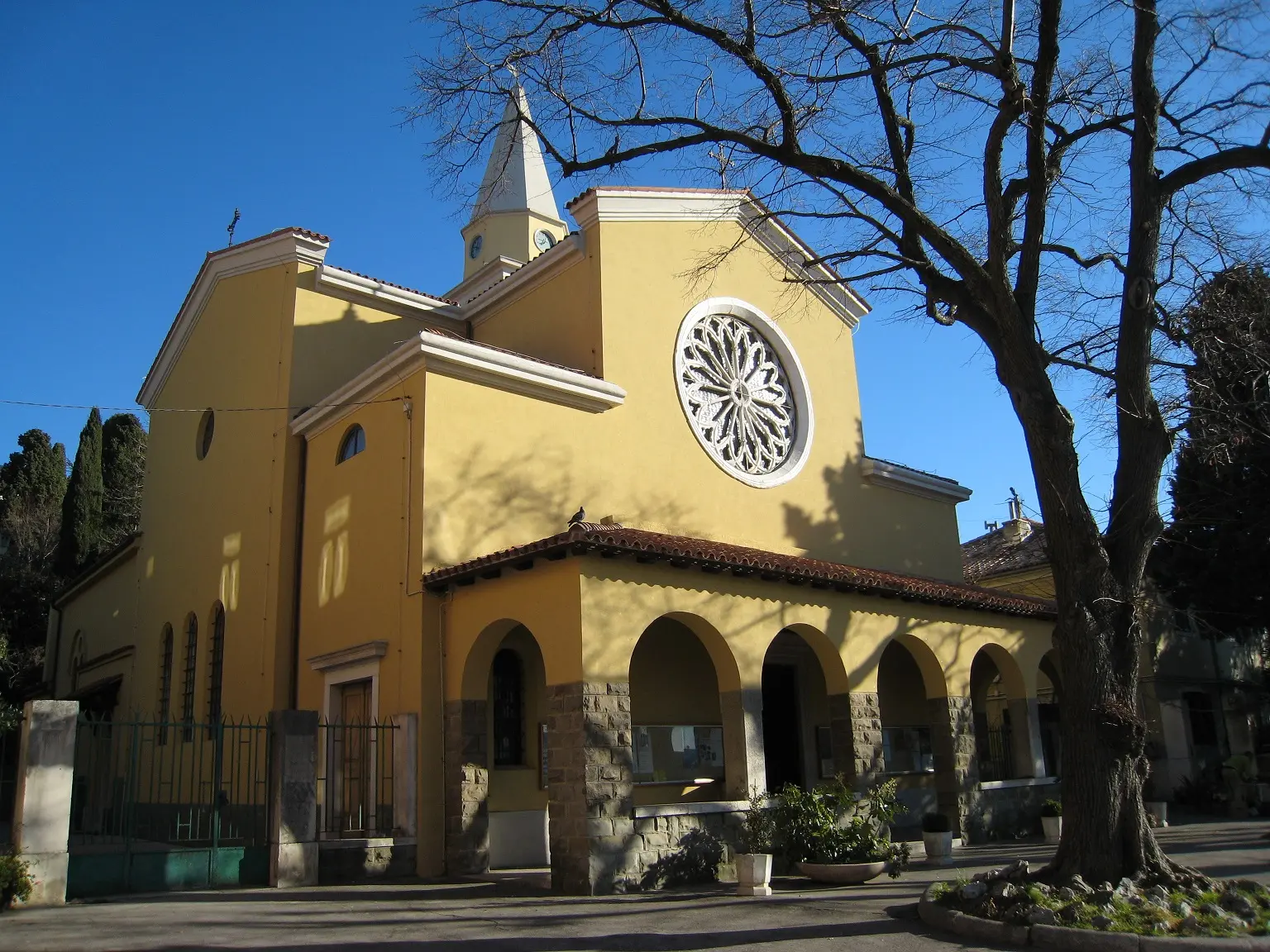 La chiesa di San Bartolomeo Apostolo a Barcola