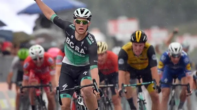 Irish rider Sam Bennett celebrates as he crosses the finish line to win on the Enzo and Dino Ferrari roadtrack the twelfth stage of the Giro d'Italia cycling race, over 214 Km from Osimo to Imola, in Imola, Italy, 17 May 2018. ANSA/DANIEL DAL ZENNARO