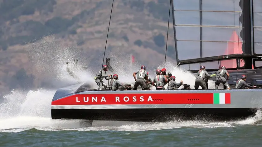 epa03836261 Luna Rossa Challenge Team Italy races on the course against Emirates Team New Zealand during race seven of the Louis Vuitton Cup Finals on the San Francisco Bay in San Francisco, California, USA, 24 August 2013. The Louis Vuitton Cup is the Challenger Series for the America's Cup. The winner of the Louis Vuitton Cup Finals will face Oracle Team USA in the America's Cup Finals in September. EPA/MONICA M. DAVEY