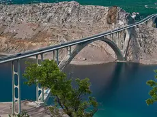 Una veduta dall’alto del ponte di Veglia