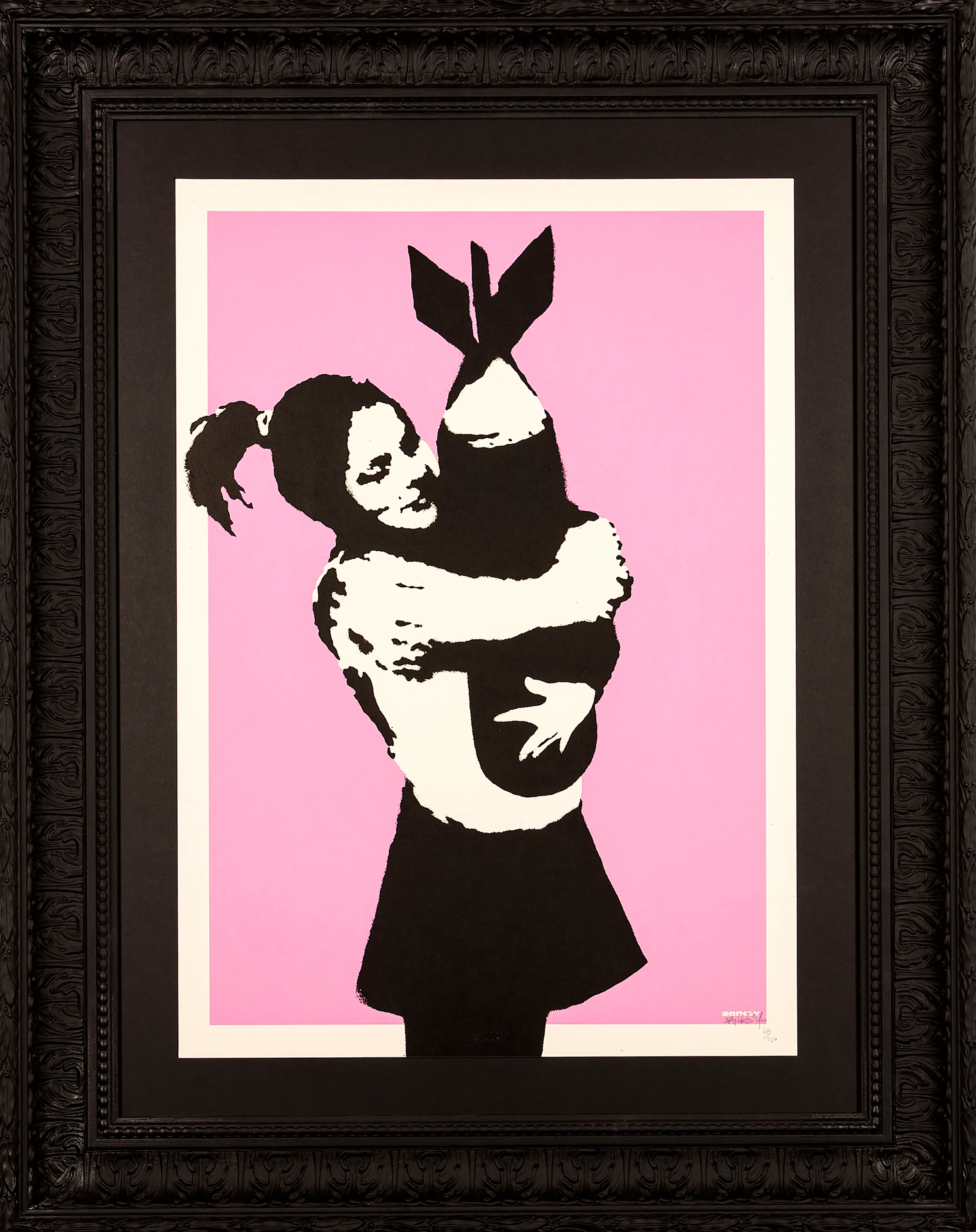 A Trieste il Salone degli Incanti, in Riva Nazario 1, si prepara ad accogliere una mostra non autorizzata di Banksy, “The Great Communicator (Unauthorized exhibition)”, che sarà visitabile dal 25 novembre al 10 aprile 2023. La mostra, curata da Gianni Mercurio, raccoglie una sessantina di opere, tra illustrazioni, video e oggetti dell'artista, la cui identità rimane sconosciuta. Ecco una carrellata delle sue opere