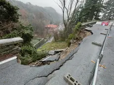 La voragine in Strada del Friuli (Foto Lasorte)