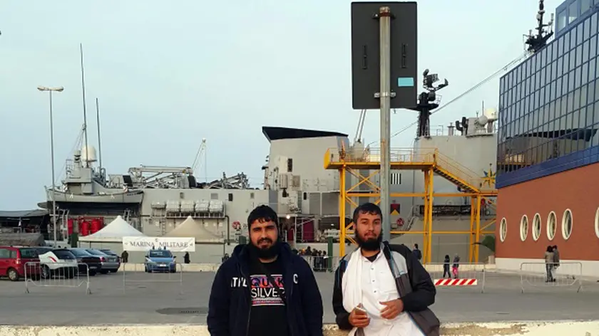 Aslan Akhmazai, in una foto scattata il 15 novembre 2015 nel porto di Bari