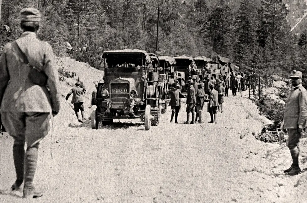 Un convoglio durante una sosta