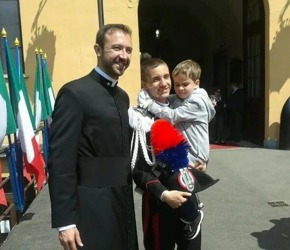 Don Marco con la veste a una cerimonia