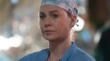 GREY'S ANATOMY - "Ring of Fire" - The doctors' lives are at risk after a dangerous patient escapes the hospital room. Alex must make a hard choice in his relationship with Jo while Meredith has some big news for Nathan that brings things to a turning point, on the season finale of "Grey's Anatomy," THURSDAY, MAY 18 (8:00-9:01 p.m. EDT), on The ABC Television Network. (ABC/Richard Cartwright) ELLEN POMPEO