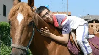 Ippoterapia, una delle tante attività svolte dall'Aias