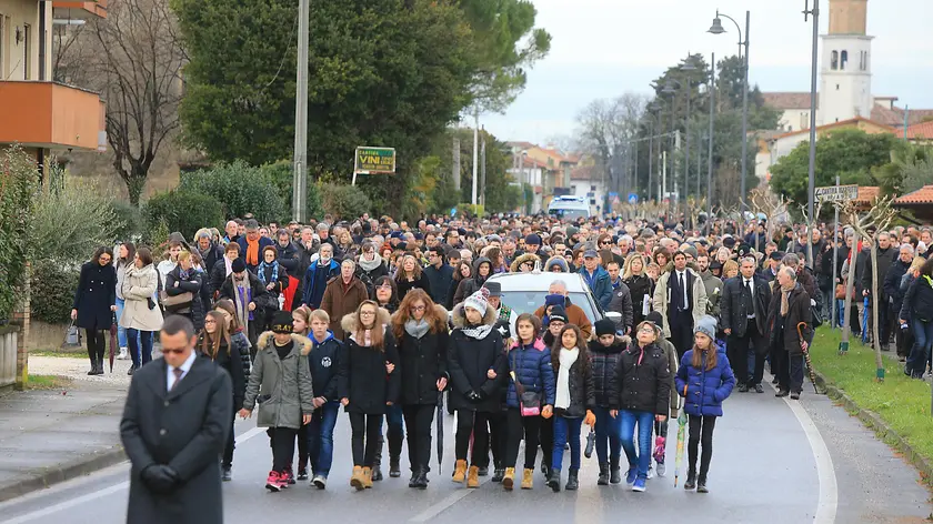 La folla ai funerali di Giulio Regeni (BOnaventura)