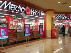 Il negozio Mediaworld all’interno delle Torri d’Europa (foto Lasorte)