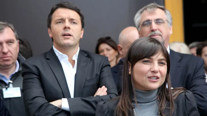 La governatrice Debora Serracchiani con Matteo Renzi in un'immagine di archivio