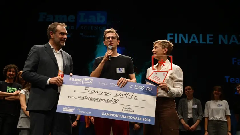 Il dottorando in Fisica dell’Università di Trieste Francesco Dattilo incoronato campione di FameLab Italia