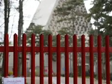 La scritta che annuncia la chiusura del tempio. Giovedì la riapertura