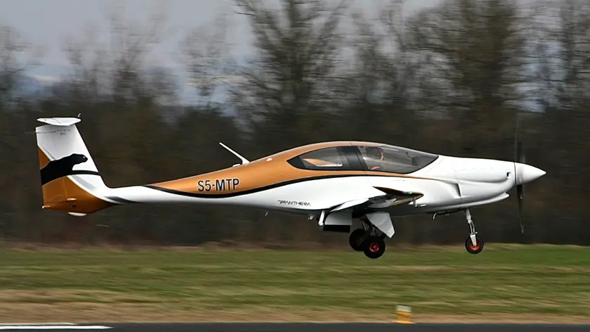 Un prototipo di Panthera Pipistrel in volo