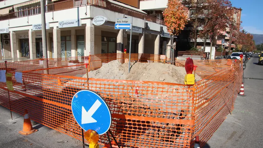 Il cantiere sequestrato dai Noe in via Fatebenefratelli a Gorizia Foto Bumbaca