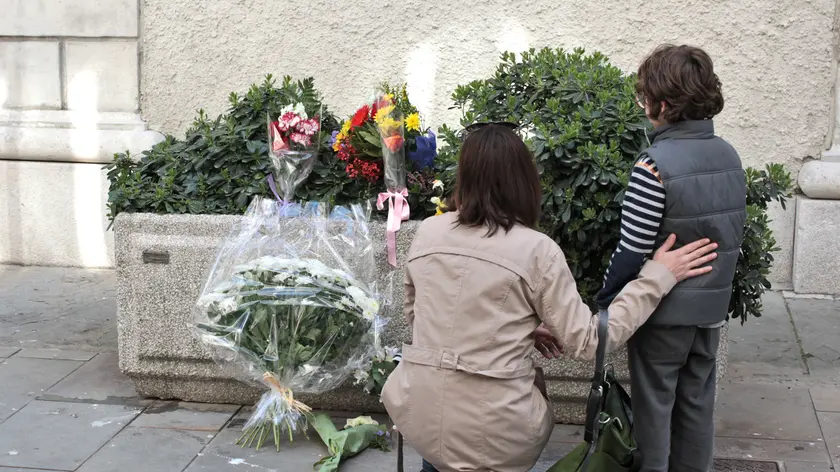 Lasorte Trieste 14/03/14 - Piazza Vecchia, Conf. Stampa SEL, Suicidio Afghano, Fiori