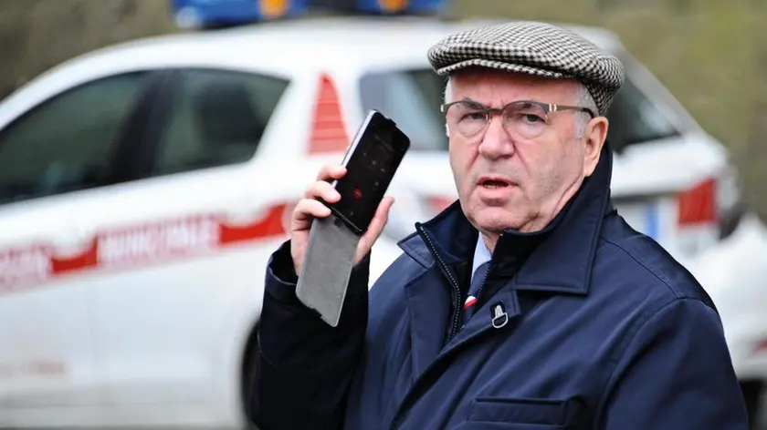 Il presidente della Figc Carlo Tavecchio a margine della presetazione del progetto sportivo calcistico "Razzisti? Una brutta razza", nel salone dei 500 a Palazzo Vecchio, Firenze, 21 febbraio 2015. ANSA/MAURIZIO DEGL INNOCENTI